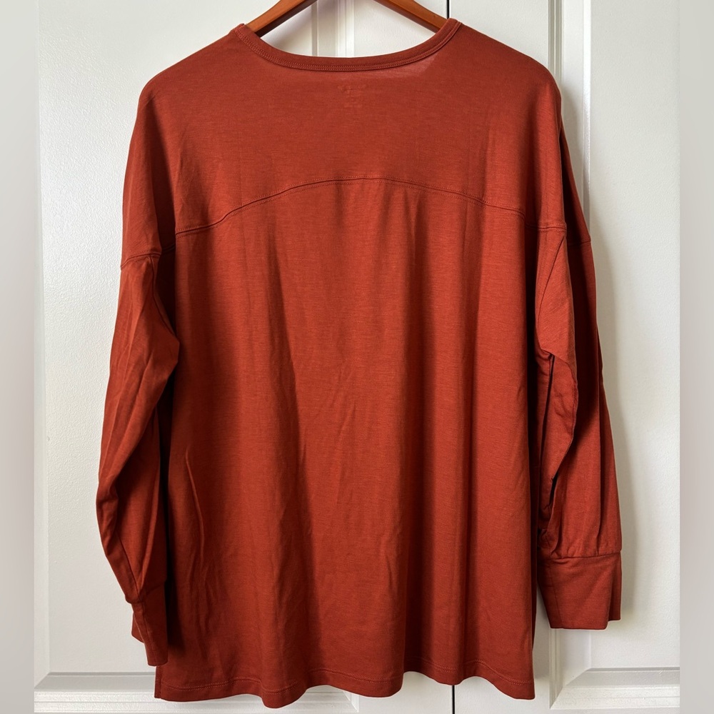 2 Old Navy Active Light Go Dry LS Tunic Workout Tops Size M Purple & Copper/Rust - Picture 5 of 7